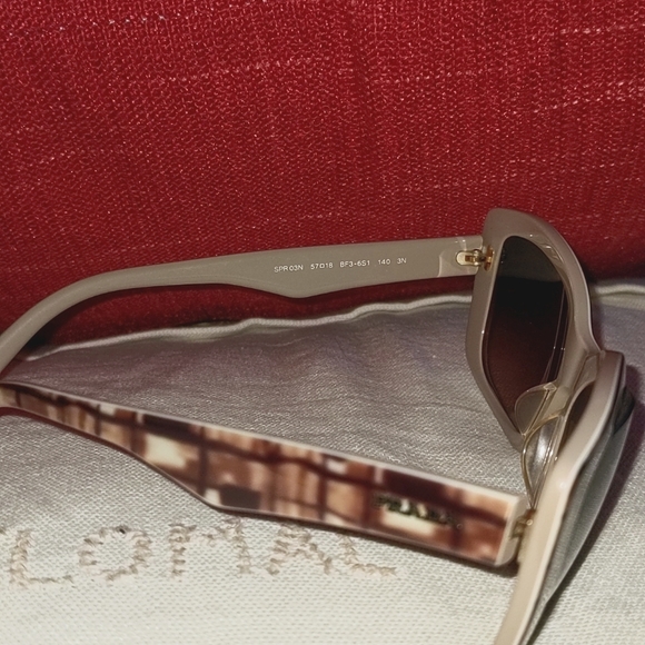 Prada sunglasses SPR 03N - Picture 2 of 6